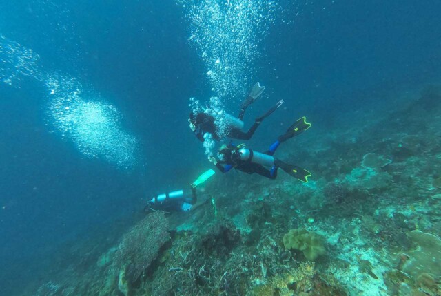 Diving in Santorini